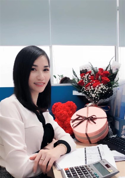 Bà ĐINH THỊ THU TRANG